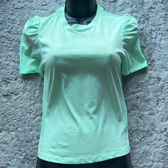 H&M Tops - H&M T Shirt